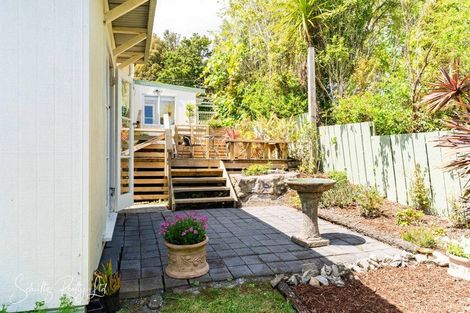 Photo of property in 5a Whaka Street, Maungaturoto, 0520