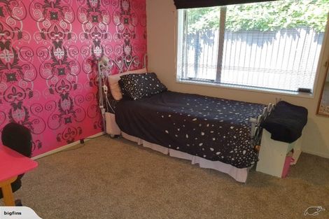 Photo of property in 76 Blue Gum Place, New Brighton, Christchurch, 8083