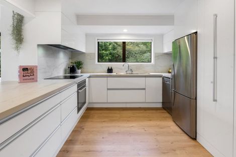 Photo of property in 21 Lastel Place, Shelly Park, Auckland, 2014