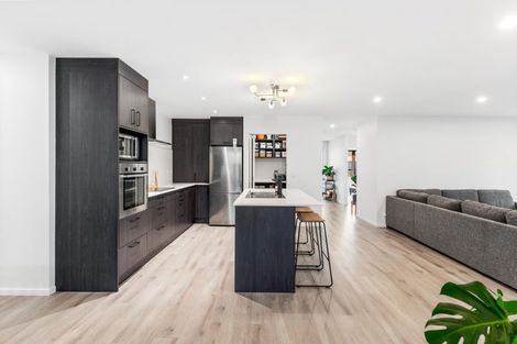 Photo of property in 36 Accolage Boulevard, Kumeu, 0810