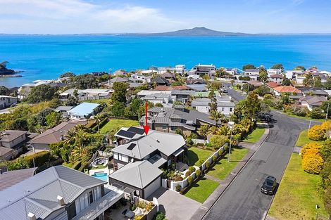 Photo of property in 9 Rahopara Street, Castor Bay, Auckland, 0620