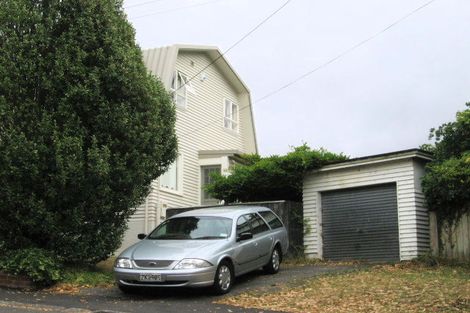 Photo of property in 8 Kellsmere Crescent, Island Bay, Wellington, 6023