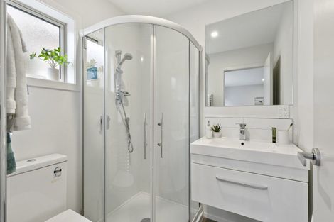 Photo of property in 86a Thurleigh Grove, Karori, Wellington, 6012