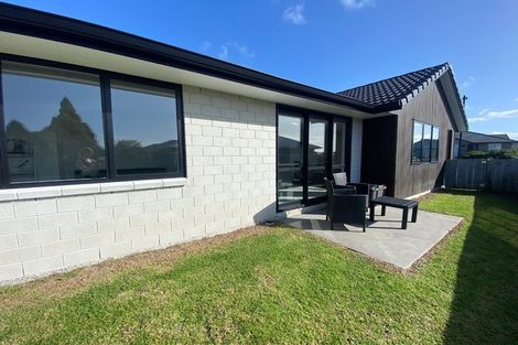 Photo of property in 41 Bert Wall Drive, Omokoroa, 3114