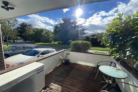 Photo of property in 2 Halyard Place, Whitby, Porirua, 5024