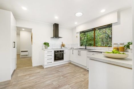 Photo of property in 32 Rosecamp Road, Beach Haven, Auckland, 0626