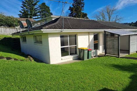 Photo of property in 2/12 Ayton Drive, Totara Vale, Auckland, 0629