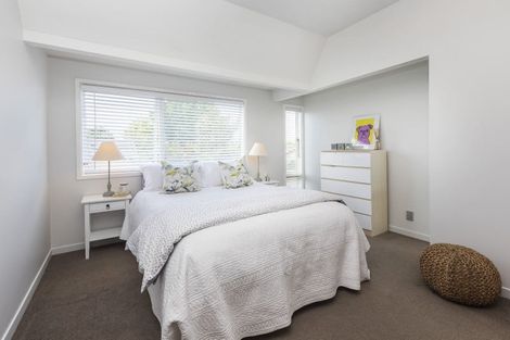 Photo of property in 1 Hanover Place, Ilam, Christchurch, 8041