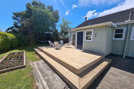 Photo of property in 3 Burke Grove, Naenae, Lower Hutt, 5011