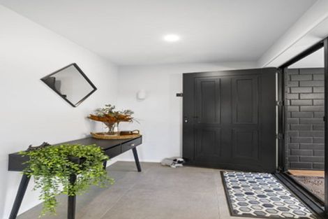 Photo of property in 5 Ruru Lane, Hurworth, New Plymouth, 4310