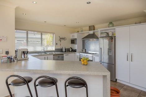 Photo of property in 14 Hulme Way, Raumati Beach, Paraparaumu, 5032