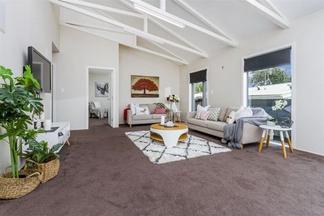 Photo of property in 208 Beach Haven Road, Beach Haven, Auckland, 0626