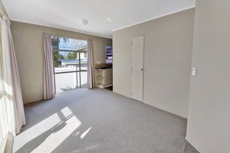 Photo of property in 31 Covil Avenue, Te Atatu South, Auckland, 0610