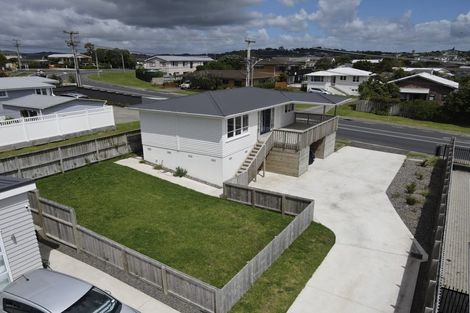 Photo of property in 839b Whangaparaoa Road, Manly, Whangaparaoa, 0930