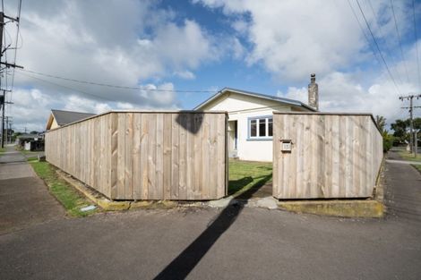 Photo of property in 352 Carrington Street, Vogeltown, New Plymouth, 4310