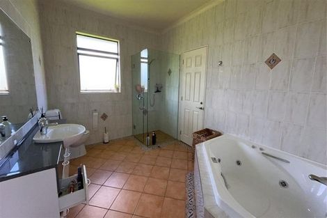 Photo of property in 9 Broadwood Rise, Kumeu, 0892