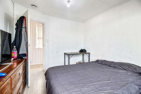 Photo of property in 7 Kaweka Street, New Lynn, Auckland, 0600