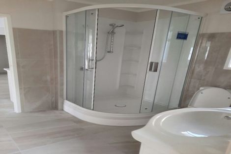 Photo of property in 87 Beechdale Crescent, Pakuranga Heights, Auckland, 2010