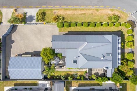 Photo of property in 2 Martin Street, Waikanae, 5036