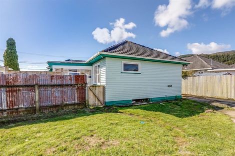 Photo of property in 32 Norfolk Street, Wainuiomata, Lower Hutt, 5014