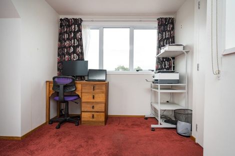 Photo of property in 32 Pioneer Highway, Awapuni, Palmerston North, 4412