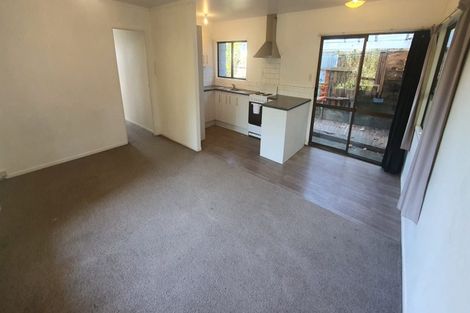 Photo of property in 17 Cedar Heights Avenue, Massey, Auckland, 0614