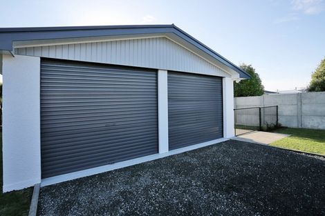 Photo of property in 27 Holloway Street, Waikiwi, Invercargill, 9810