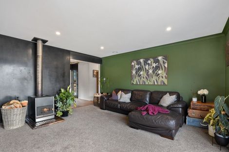 Photo of property in 2 Evergreen Place, Sunshine Bay, Queenstown, 9300