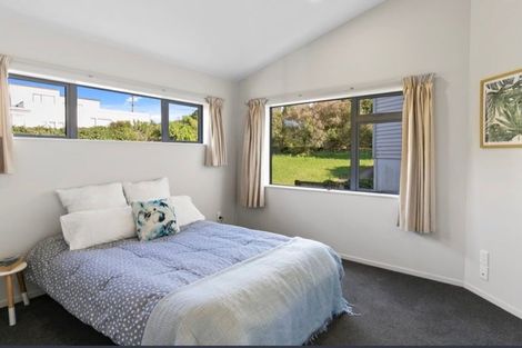 Photo of property in 17 Dominion Park Street, Johnsonville, Wellington, 6037