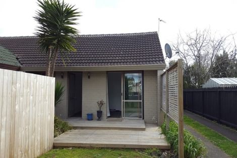 Photo of property in 2/19 Beaumaris Way, Conifer Grove, Takanini, 2112