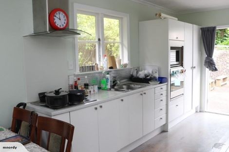 Photo of property in 195 Miromiro Road, Normandale, Lower Hutt, 5010