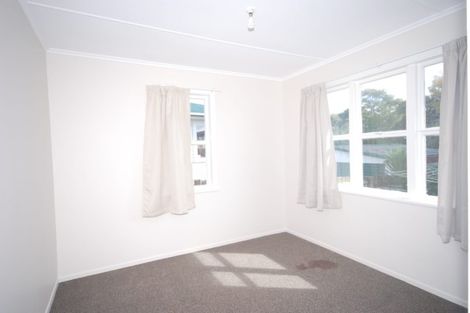 Photo of property in 21 Chilcott Road, Henderson, Auckland, 0612