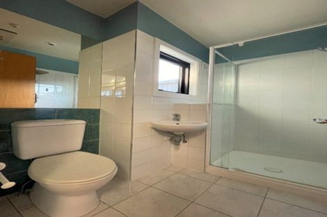 Photo of property in Endeavour Apartments, 2/125 Thorndon Quay, Pipitea, Wellington, 6011