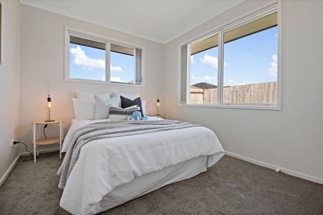Photo of property in 17 Parton Road, Pukekohe, 2120