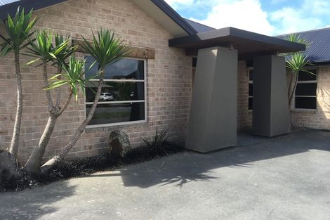 Photo of property in 26 Linkwater Way, Parklands, Christchurch, 8083