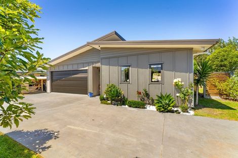 Photo of property in 7 Aqua Way, Paraparaumu, 5032