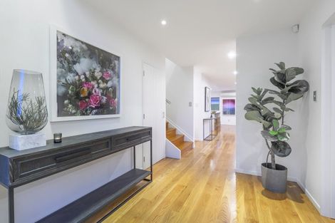 Photo of property in 15a St Michaels Avenue, Point Chevalier, Auckland, 1022