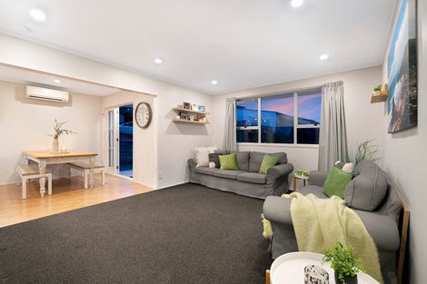 Photo of property in 86 Rosewarne Crescent, Glendene, Auckland, 0602
