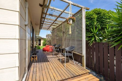 Photo of property in 11 Simcox Street, Otaki Beach, Otaki, 5512