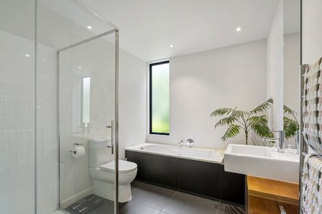 Photo of property in 15b Verran Road, Birkenhead, Auckland, 0626