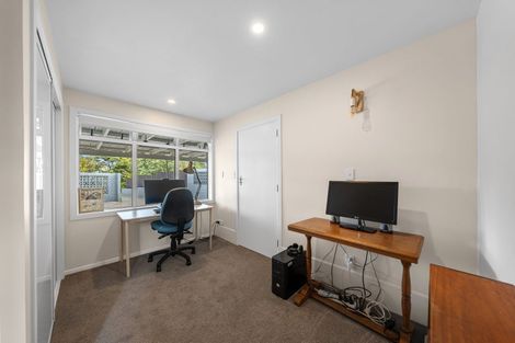 Photo of property in 4 Range Road, Swanson, Auckland, 0816
