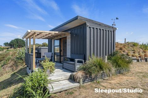 Photo of property in 125 Strathnaver Drive, Waikawa Beach, Levin, 5573
