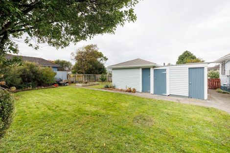 Photo of property in 11 Montrose Place, Takaro, Palmerston North, 4412