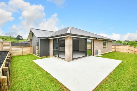 Photo of property in 35a Leathem Crescent, Pokeno, 2402
