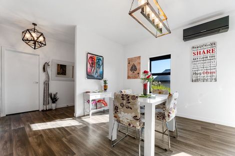 Photo of property in 10 Ellesmere Close, Pyes Pa, Tauranga, 3112