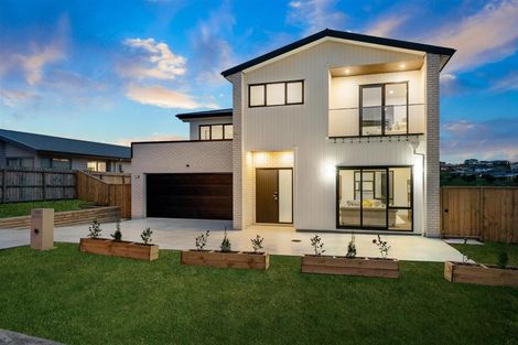 Photo of property in 100 Parkview Drive, Gulf Harbour, Whangaparaoa, 0930