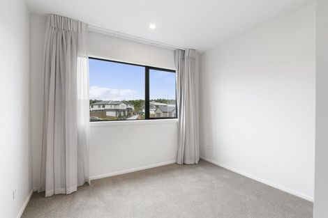 Photo of property in 24 Headsail Drive, Long Bay, Auckland, 0630