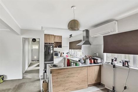 Photo of property in 2/5 Gazelle Avenue, Beach Haven, Auckland, 0626