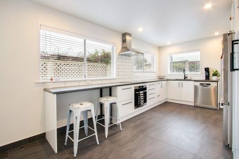 Photo of property in 33 Avenue Road, Greenmeadows, Napier, 4112