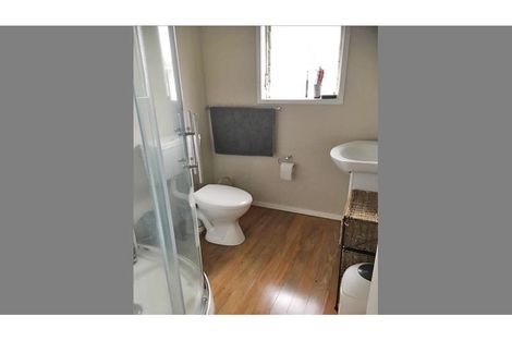 Photo of property in 2/199 Titirangi Road, Titirangi, Auckland, 0604